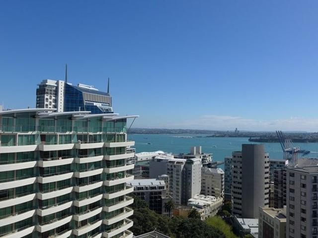 Apartment for rent in Te Tōangaroa, Auckland