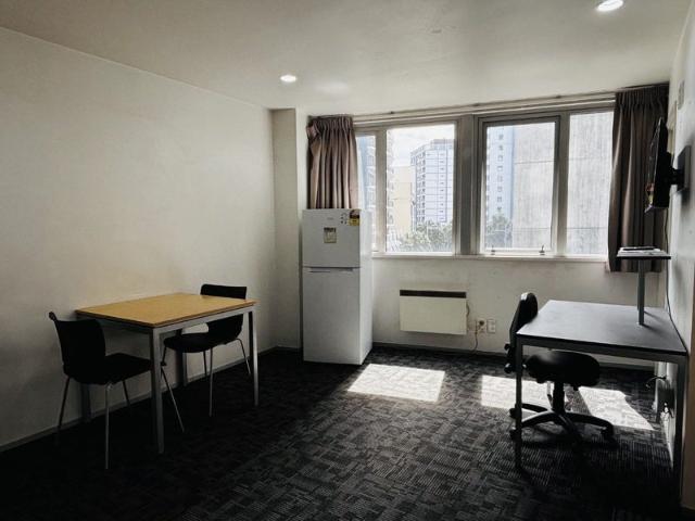 Apartment for rent in Te Tōangaroa, Auckland
