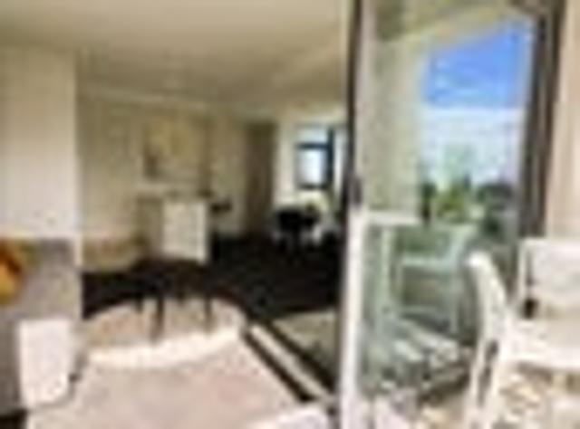 Apartment for rent in Te Tōangaroa, Auckland