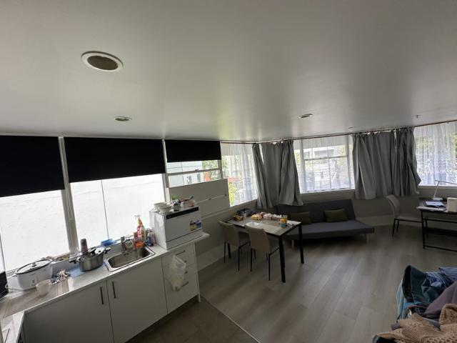 Apartment for rent in Newton, Auckland