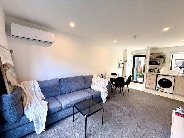Townhouse for rent in Heathcote, Canterbury