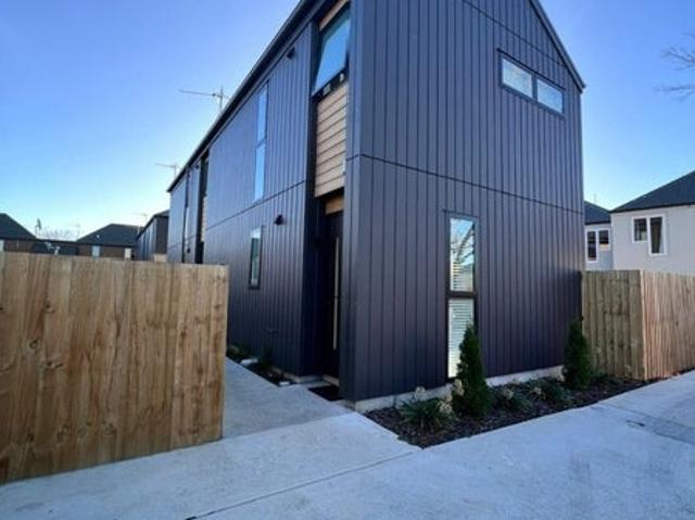 Apartment for rent in Saint Albans, Linwood-Central-Heathcote Community