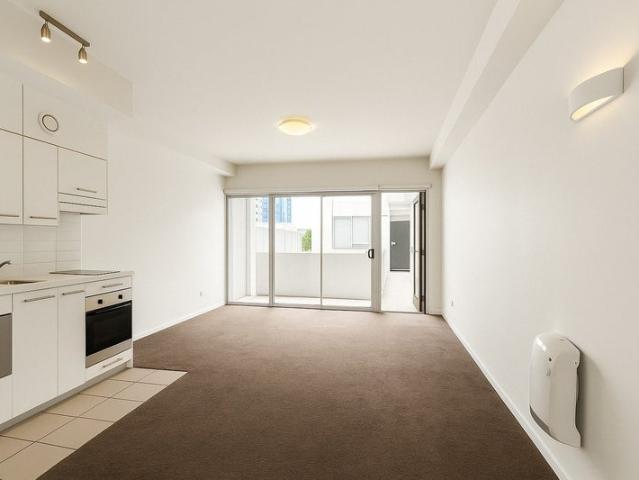Apartment for rent in Te Tōangaroa, Auckland