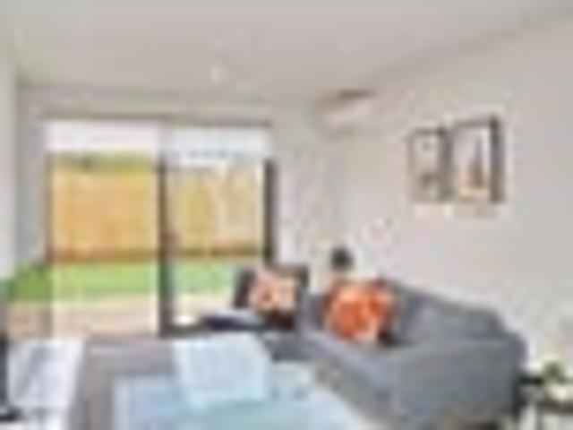 Townhouse for rent in Heathcote, Canterbury