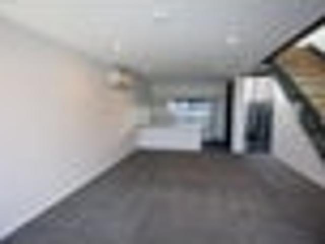 Townhouse for rent in Heathcote, Canterbury