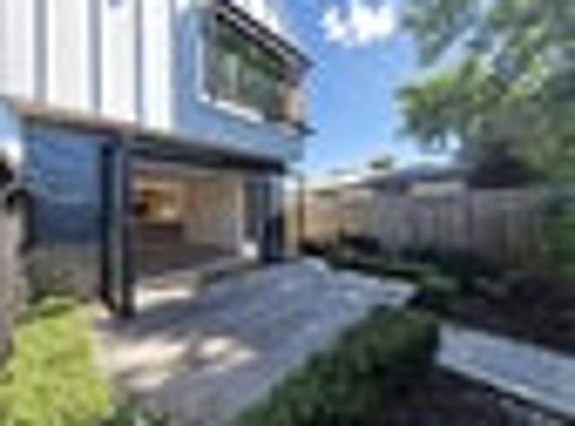Townhouse for rent in Heathcote, Canterbury