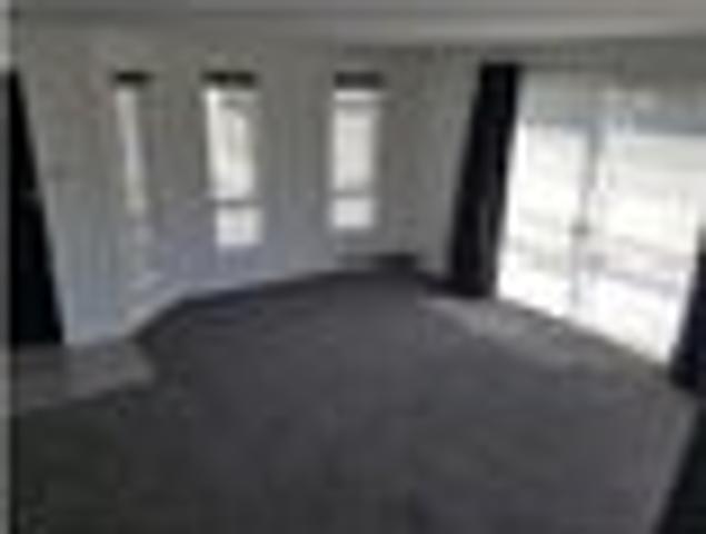 Townhouse for rent in Heathcote, Canterbury