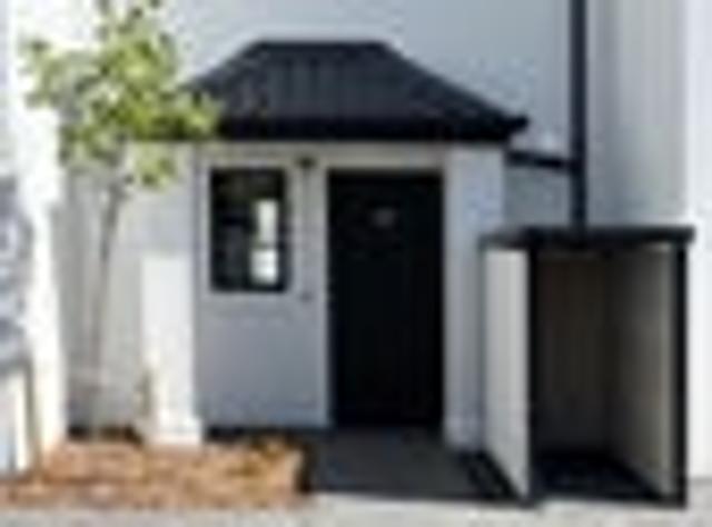 Townhouse for rent in Heathcote, Canterbury
