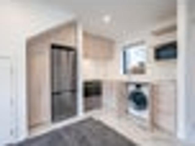 Townhouse for rent in Heathcote, Canterbury