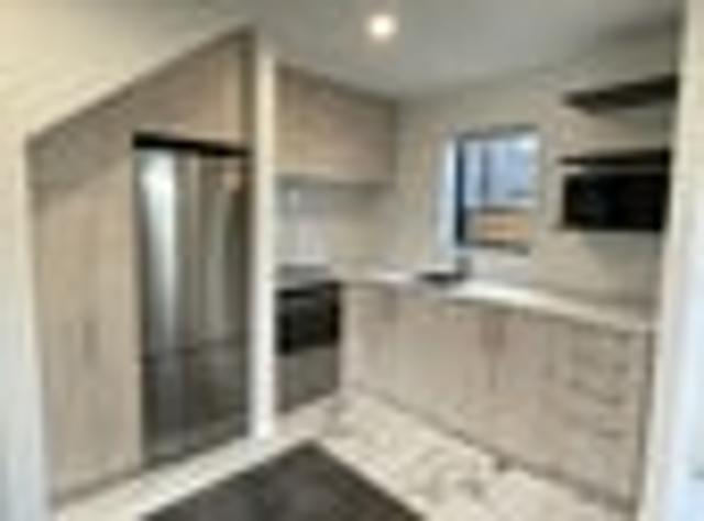 Townhouse for rent in Heathcote, Canterbury