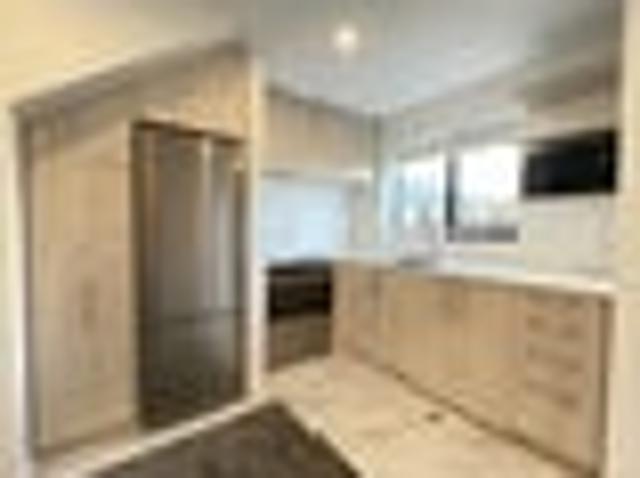 Townhouse for rent in Heathcote, Canterbury