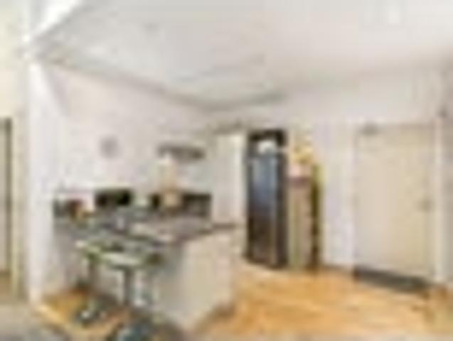 Apartment for rent in Te Tōangaroa, Auckland
