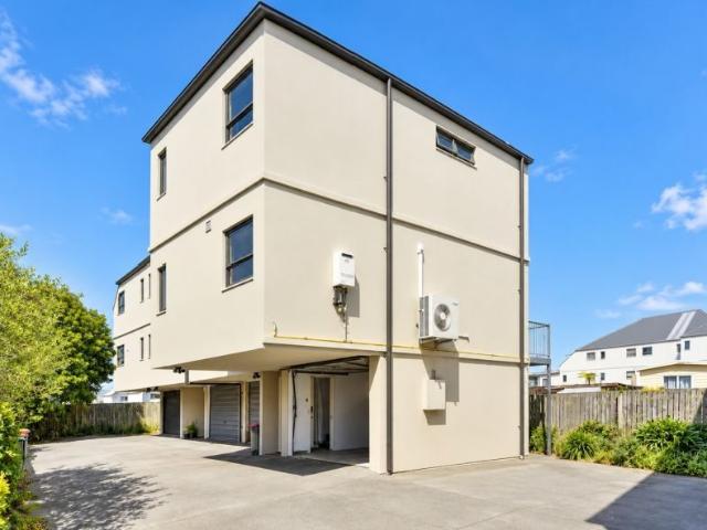 House for rent in Heathcote, Canterbury