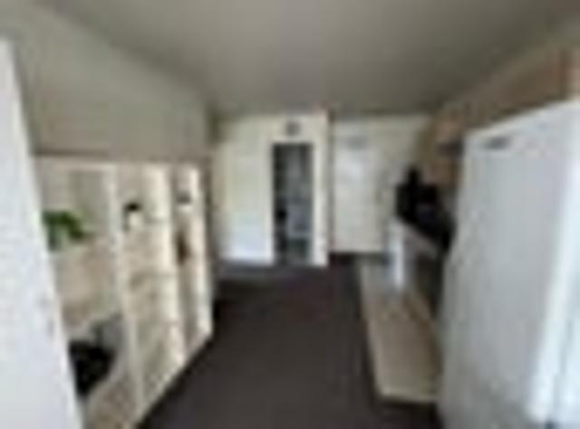 Apartment for rent in Te Tōangaroa, Auckland