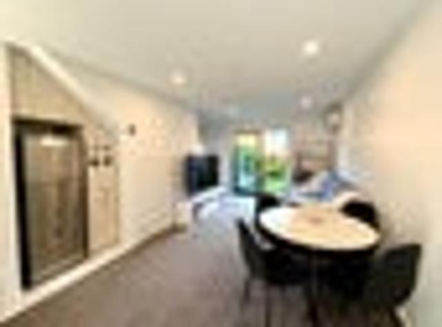 Townhouse for rent in Heathcote, Canterbury