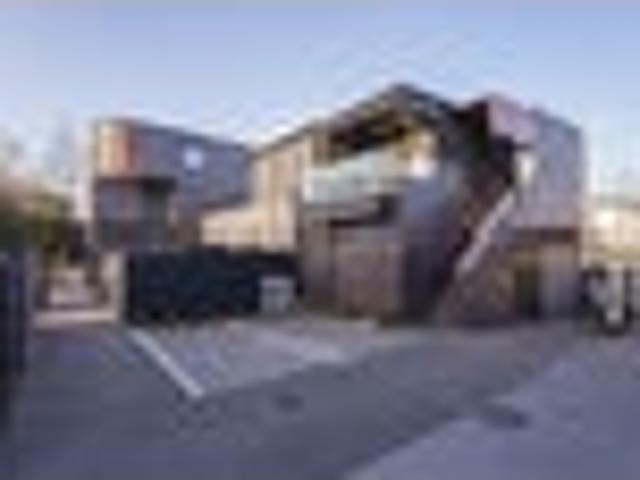 Townhouse for rent in Heathcote, Canterbury