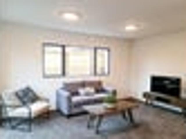 Townhouse for rent in Heathcote, Canterbury