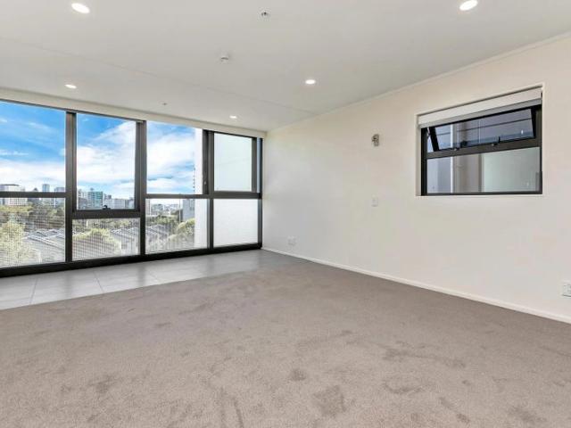 Apartment for rent in Newton, Auckland