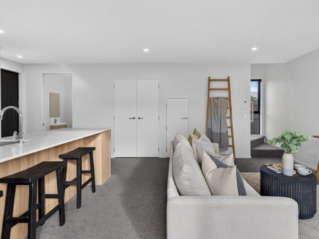 Townhouse for rent in Heathcote, Canterbury