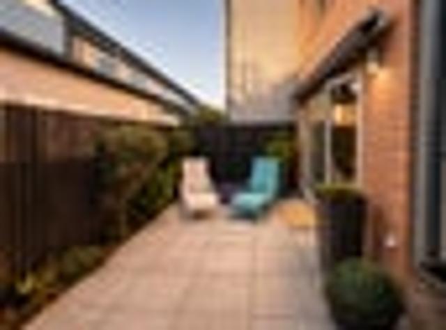 Townhouse for rent in Heathcote, Canterbury