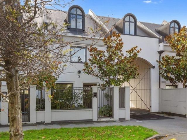 Apartment for rent in Heathcote, Canterbury