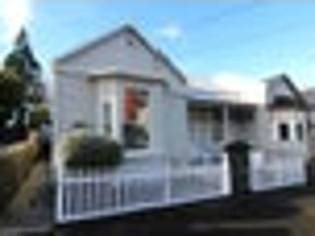 House for rent in Otakou
