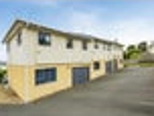 Townhouse for rent in Otakou