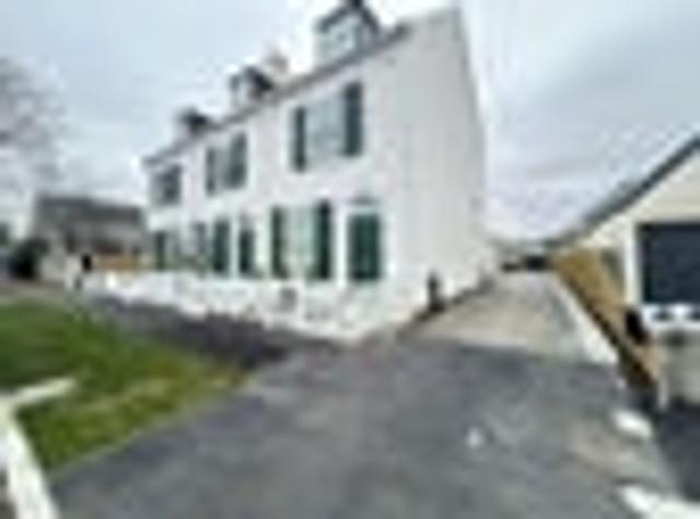 Townhouse for rent in Heathcote, Canterbury