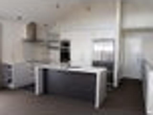 Townhouse for rent in Otakou