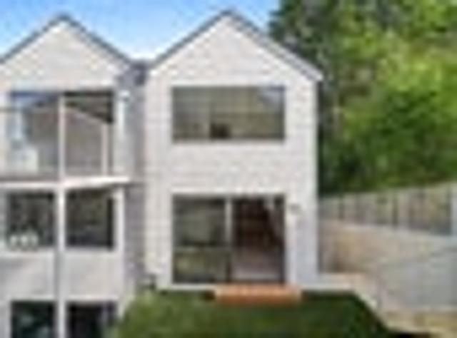 Townhouse for rent in Otakou