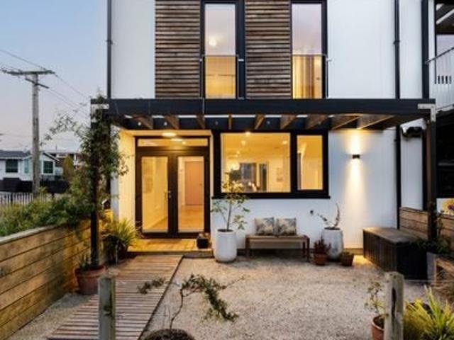 House for rent in Otakou