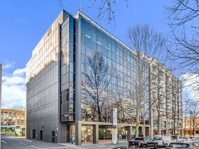Showroom for rent in City