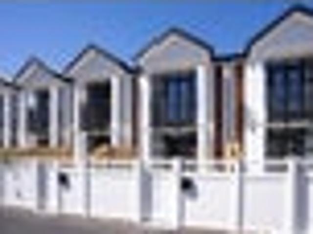 Townhouse for sale in Heathcote, Canterbury
