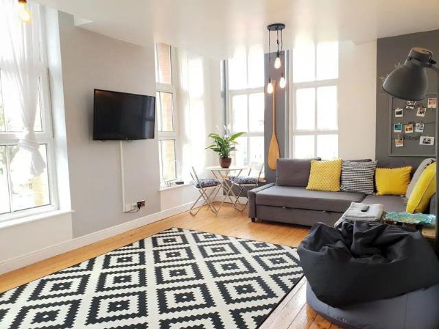 Apartment for rent in Bede Island, Old Wharf
