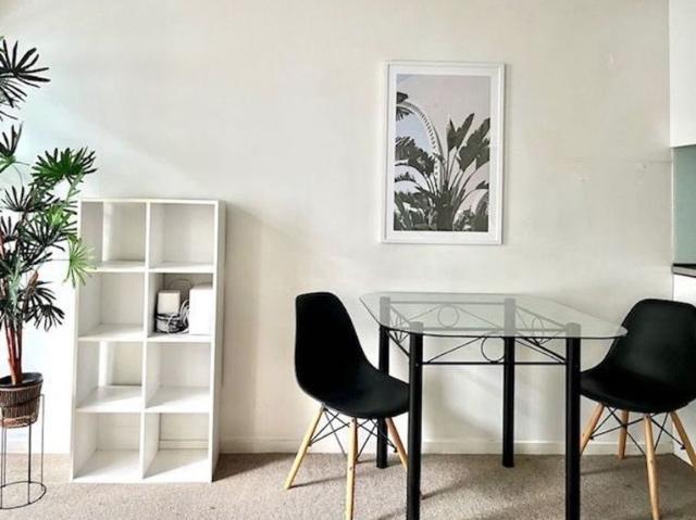 Property for rent in Te Tōangaroa, Auckland