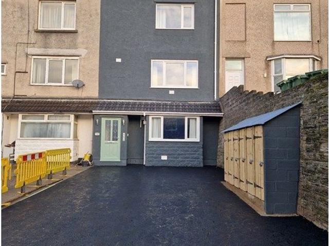 Apartment for rent in Nangreaves, Wales