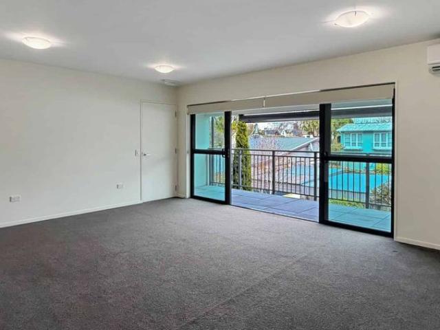 Townhouse for rent in Heathcote, Canterbury