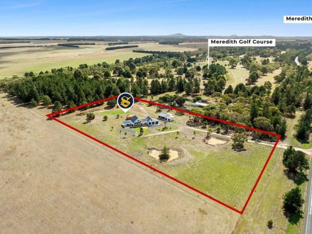 Cottage for sale in Lethbridge, Victoria