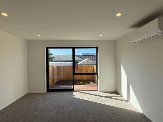 Townhouse for rent in Heathcote, Canterbury