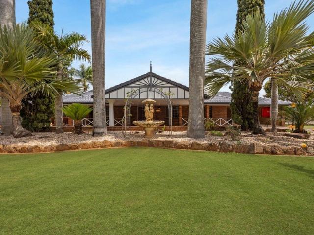 Cottage for sale in Karrabin, Greater Brisbane