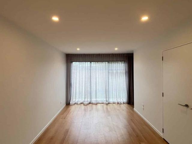 Townhouse for rent in Heathcote, Canterbury