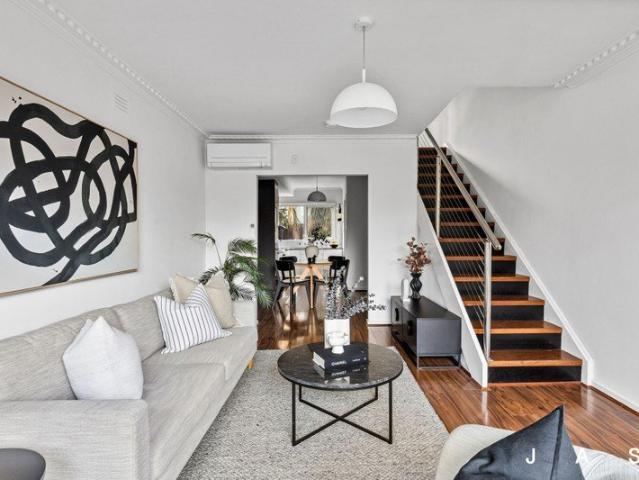 Townhouse for sale in Camerons Creek, Victoria
