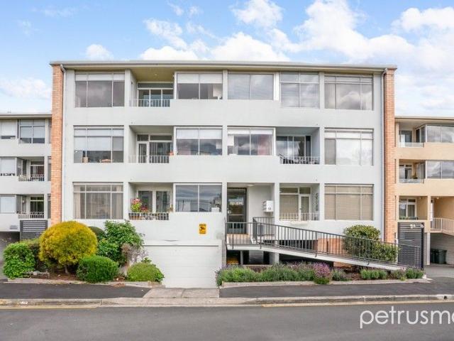 Apartment for sale in Battery Point, Tasmania