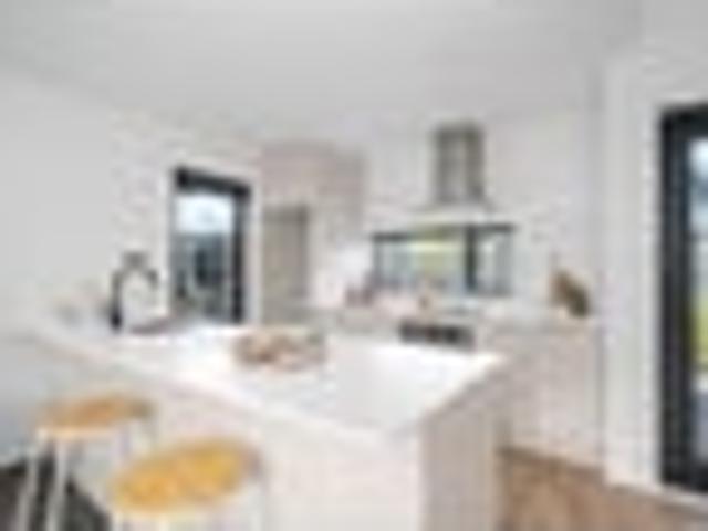 Townhouse for sale in Edgeware, Canterbury