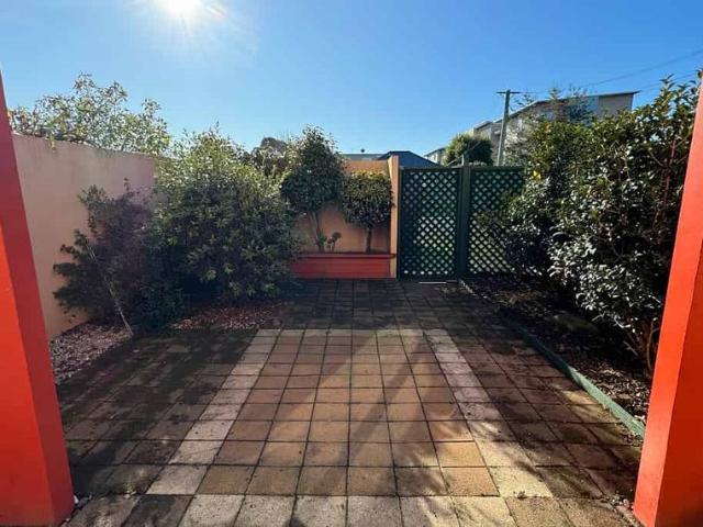 Townhouse for rent in Heathcote, Canterbury