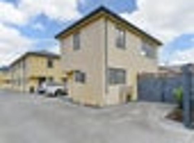 Townhouse for sale in Heathcote, Canterbury