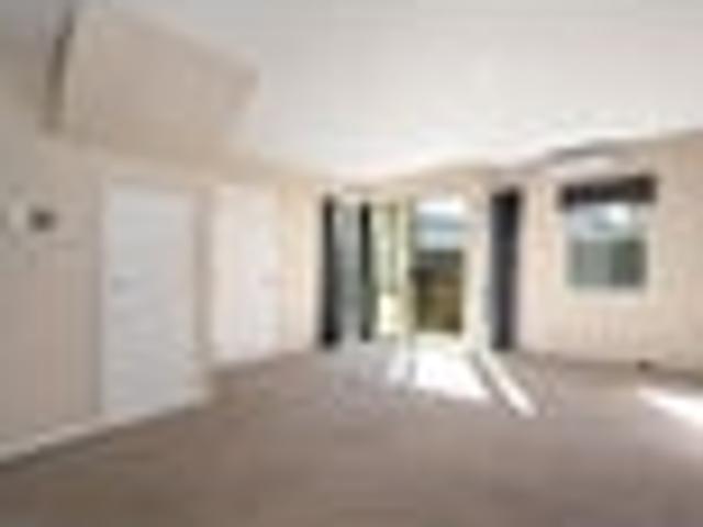 Townhouse for sale in Heathcote, Canterbury