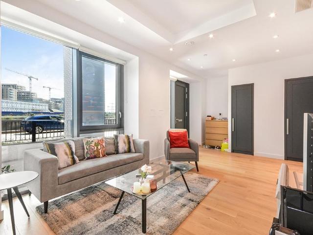 House for rent in London City Island, Blackwall