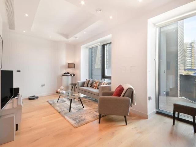 Apartment for rent in London City Island, Blackwall