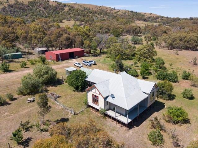 Cottage for sale in Tooborac, Victoria
